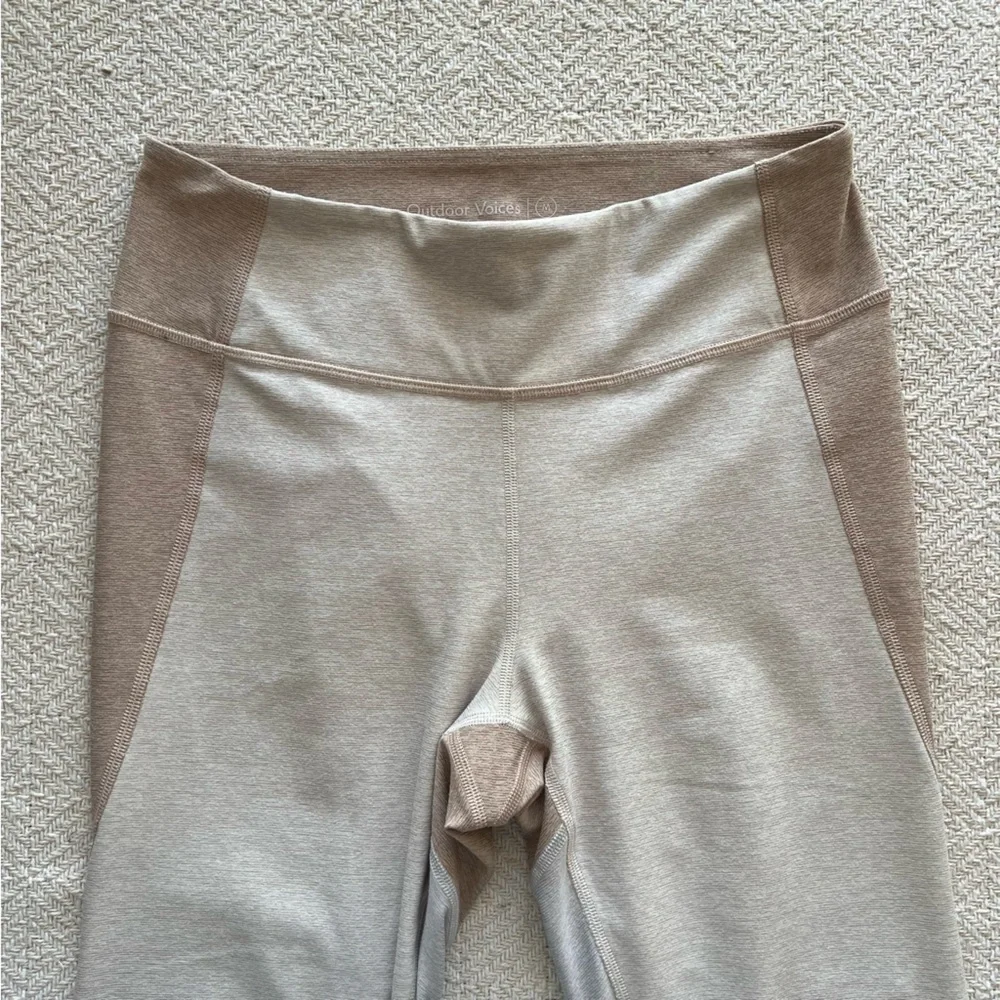 OV | Outdoor Voices Oatmeal Color-blocked Leggings Size Medium - Picture 3 of 6